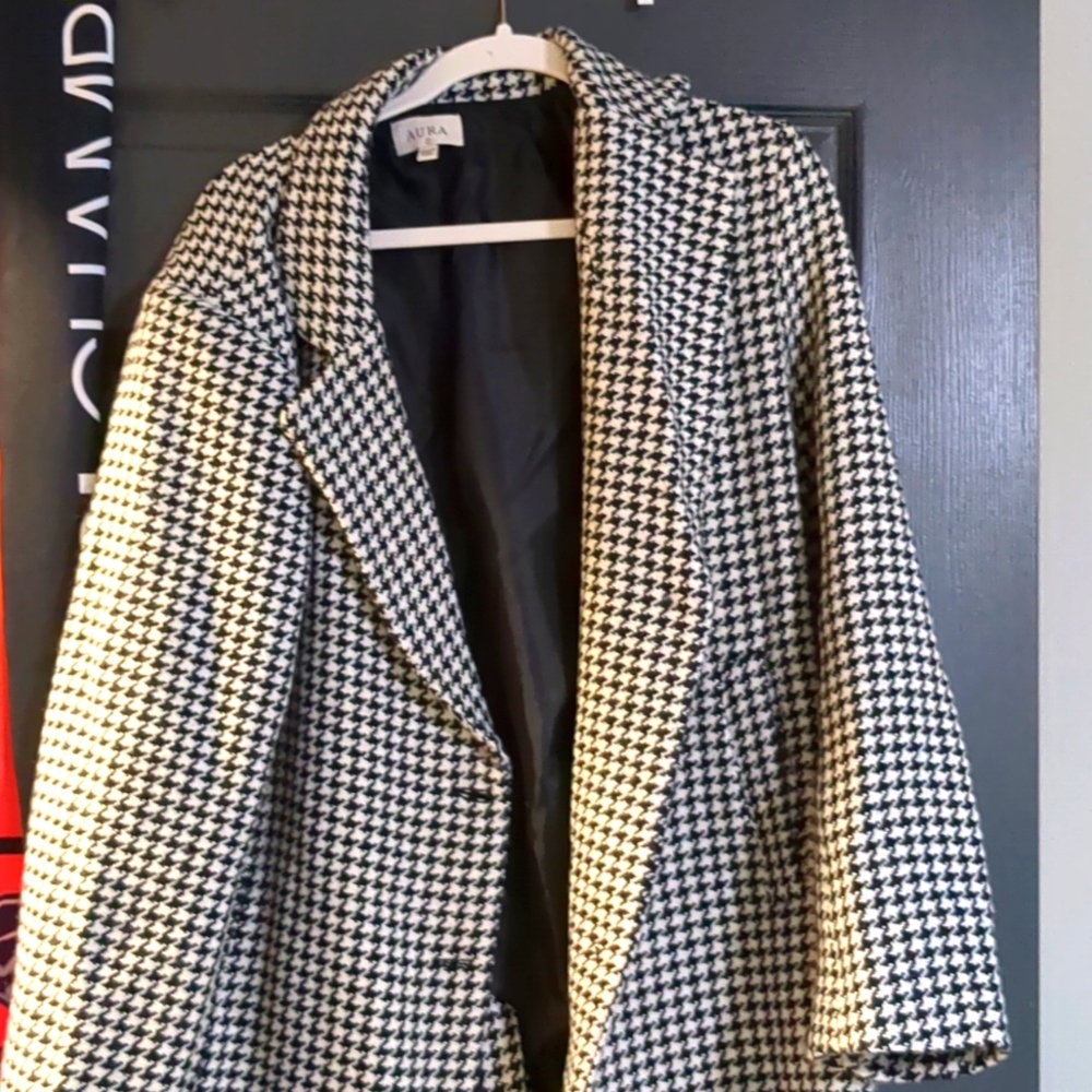 Auro Houndstooth Large Coat